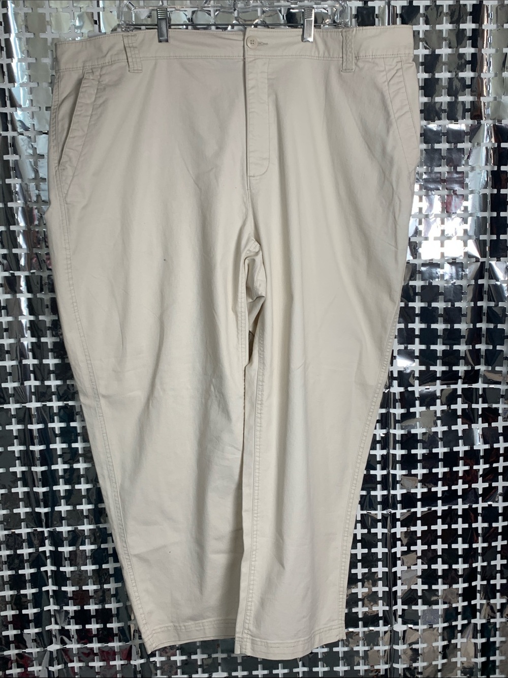 Old Navy Women’s Cream Straight-Leg Chinos